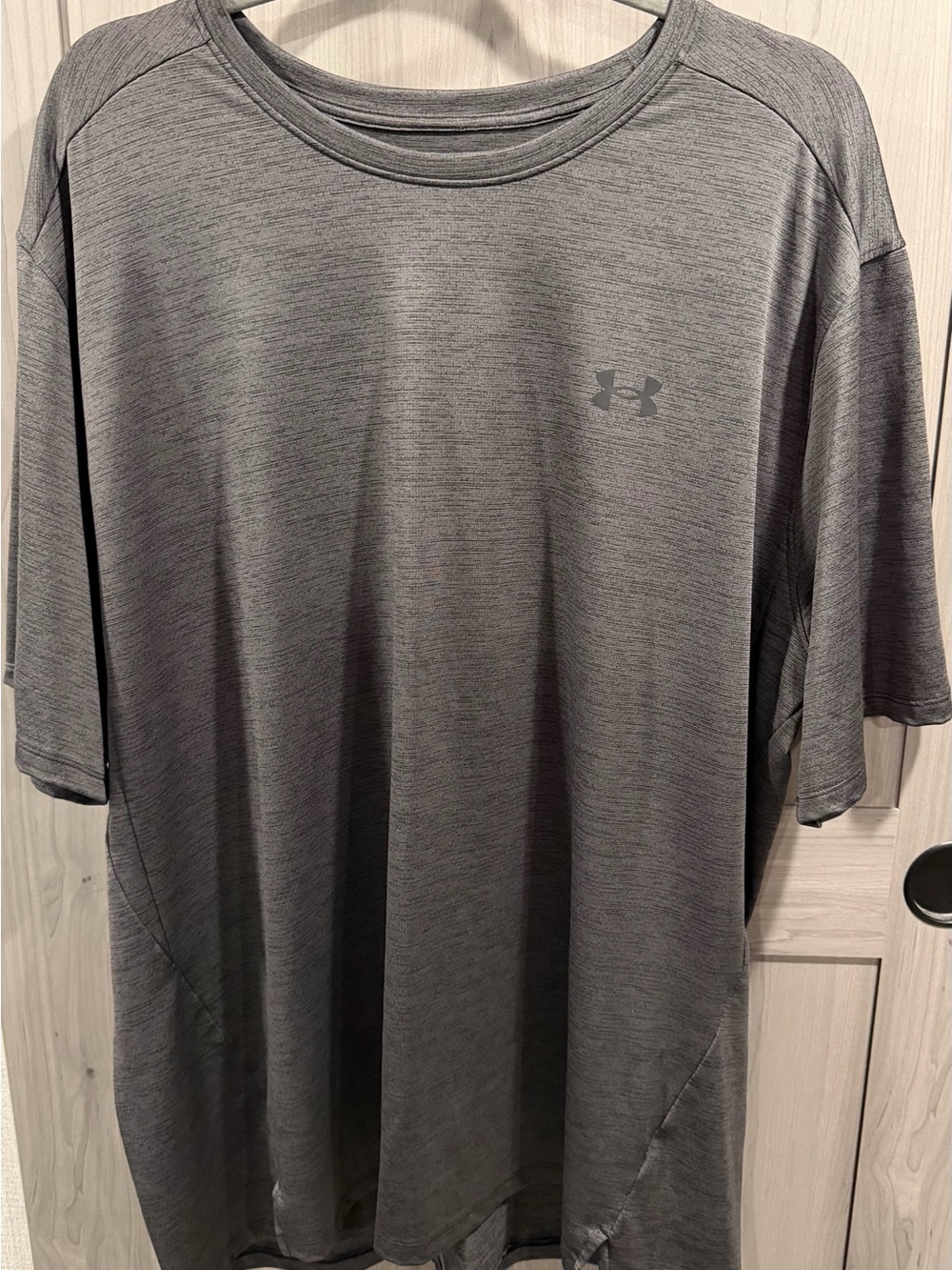 Under Armour Men's Heathered Charcoal Performance Tee